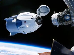 SpaceX Dragon Capsule rendezvousing with the ISS